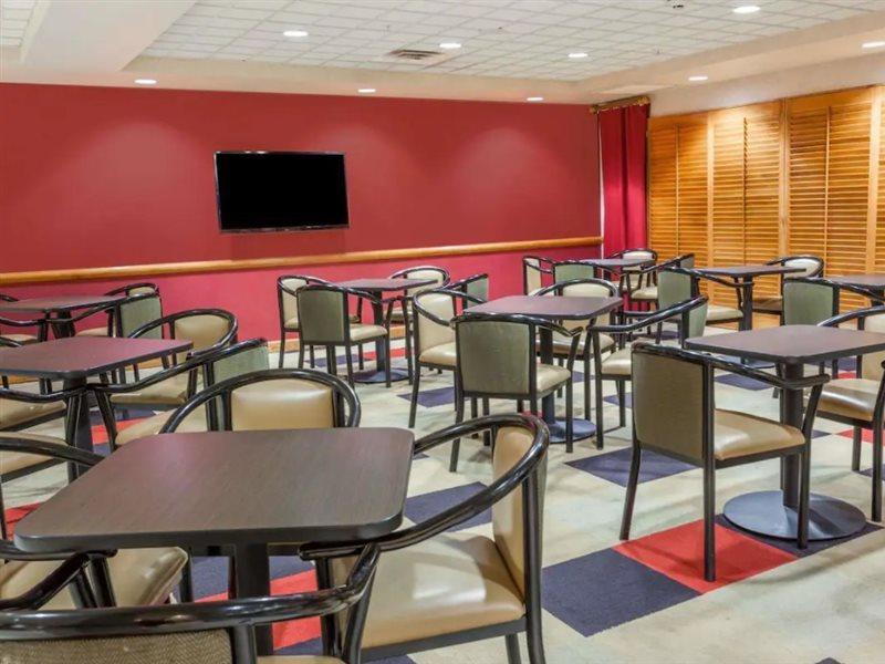 Hotel Wingate By Wyndham Atlanta/Six Flags Austell Extérieur photo