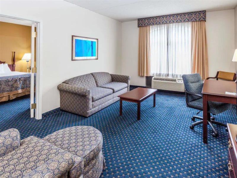 Hotel Wingate By Wyndham Atlanta/Six Flags Austell Extérieur photo