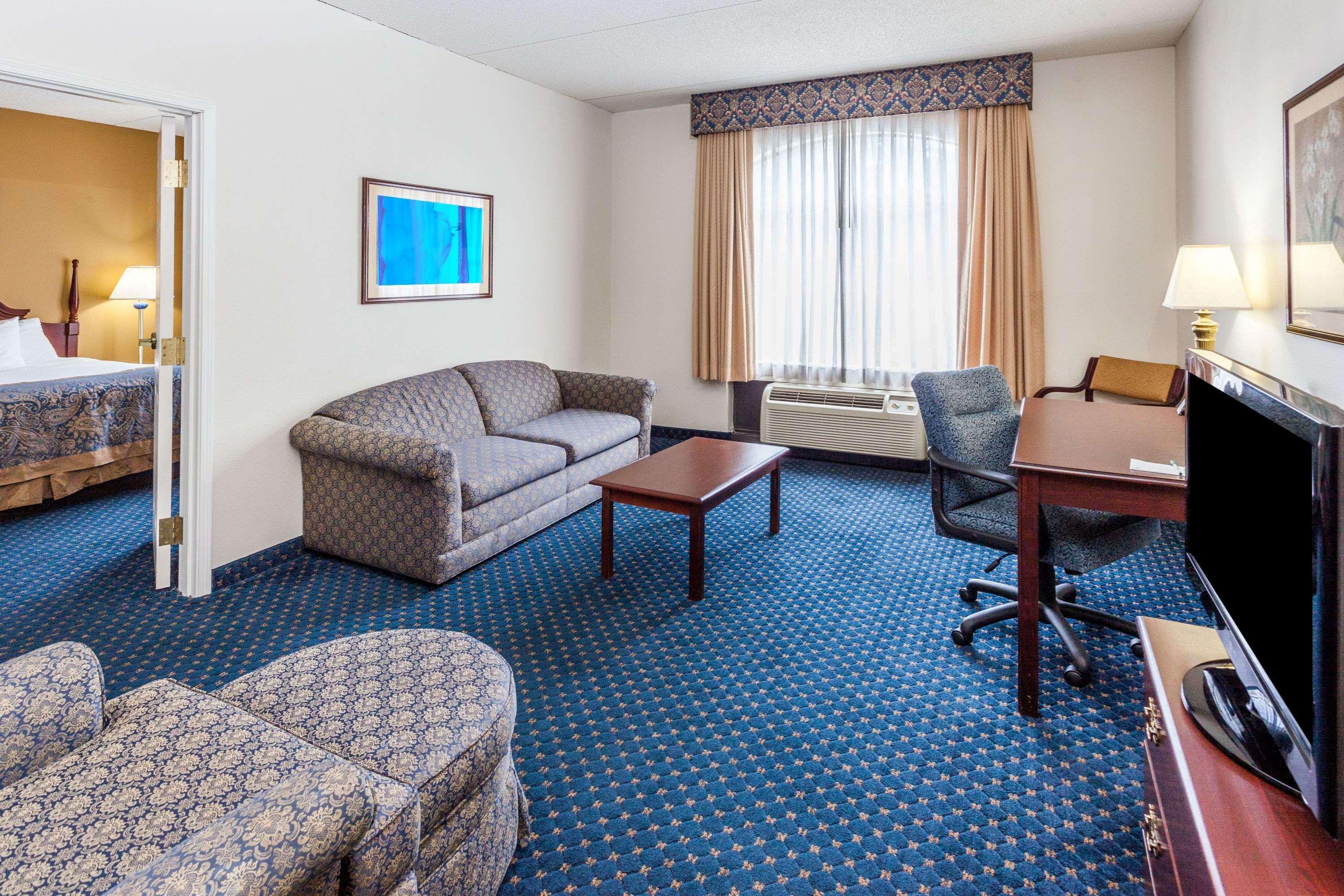 Hotel Wingate By Wyndham Atlanta/Six Flags Austell Extérieur photo